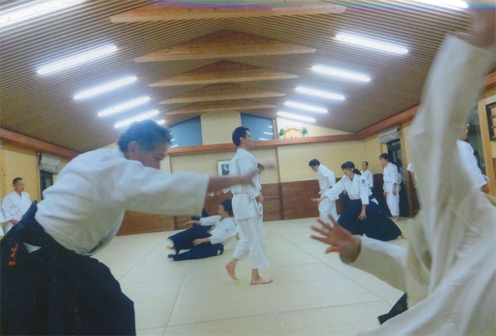 内田さんに投げ飛ばされました