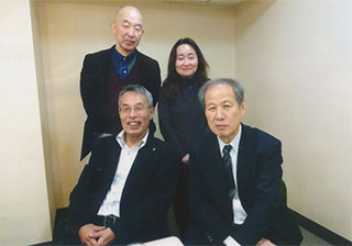 司会の椎野さんと。塩田さんも入って