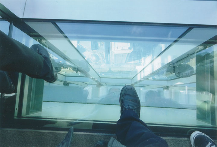 足の下は300mです