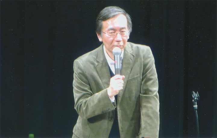 講演する高橋哲哉さん。3/29（火）