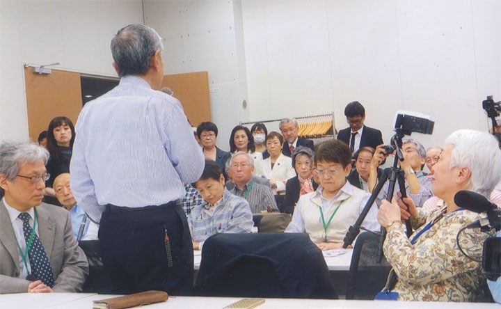 挨拶する高野さん