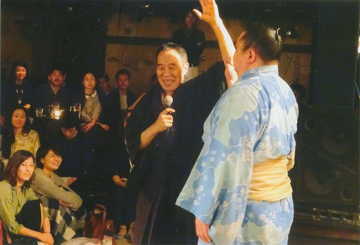 お相撲さんを相手に、甲野さん