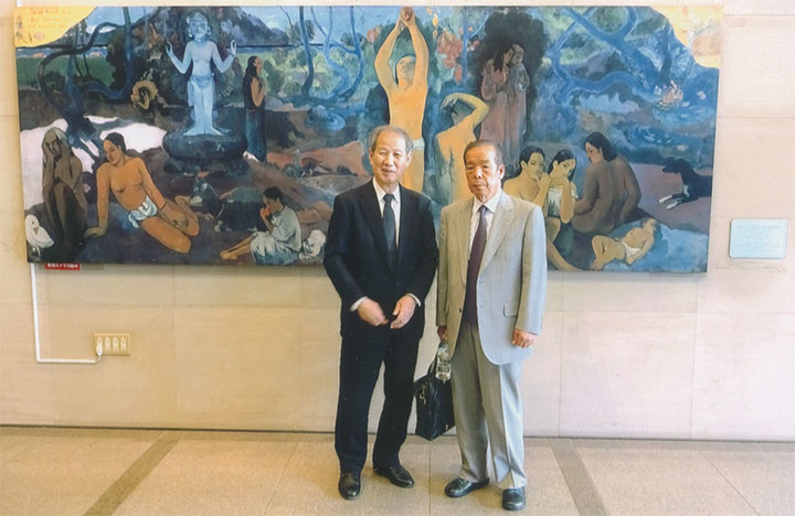 ゴーギャンの絵の前で。飛松さんと