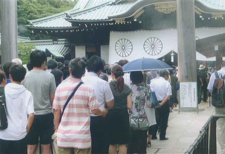 参拝には長い列が