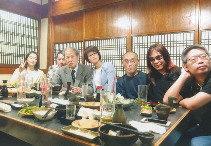 二つの芝居を見て、飲み会