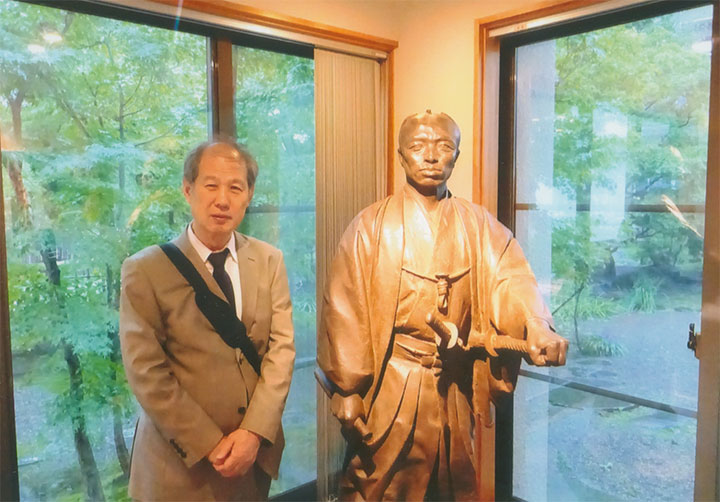 河井継之助の銅像