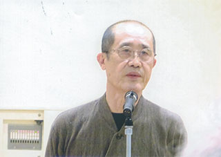 講演する福島泰樹さん