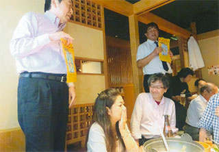 懇親会で