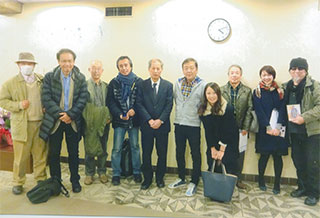 鴻上さんを囲んで