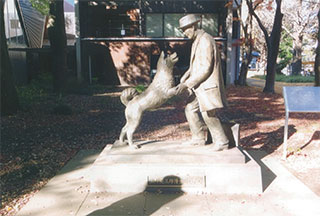 ハチ公と上野博士