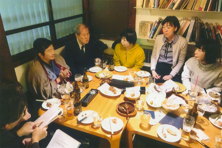 「かやばカフェ」で打ち上げ