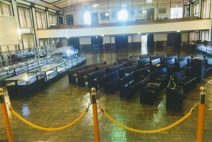 東京裁判の法廷です