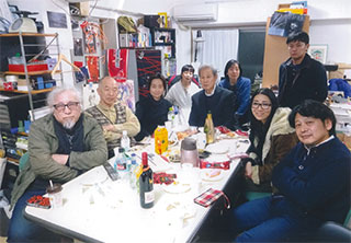 皆でテレビを見に来たのです