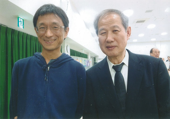 アレフの荒木さんと