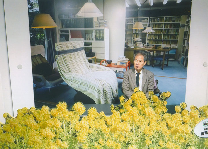 司馬さんの書斎の前で