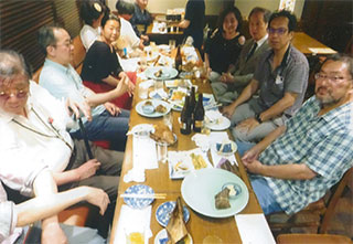 懇親会で
