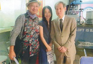 佐野和宏さん。蜷川みほさんと