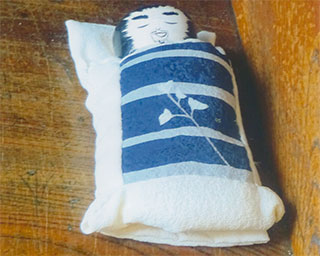 こけしが寝てました