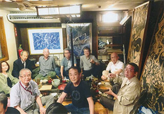 ガード下の飲み屋で