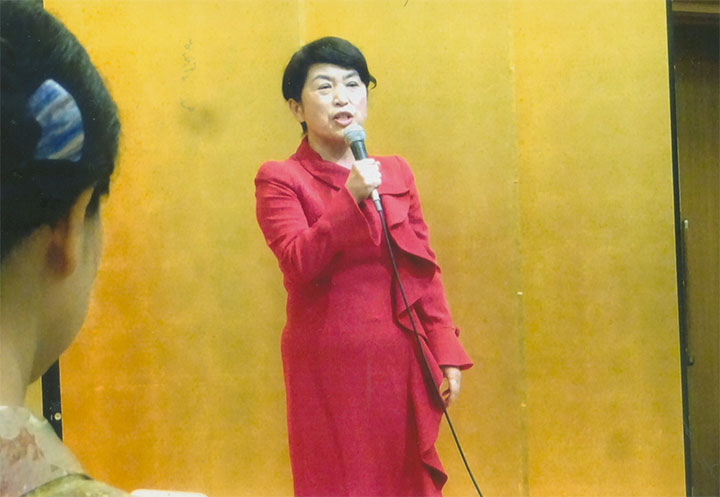 挨拶する福島みずほさん