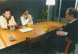 喫茶店で打ち合わせ