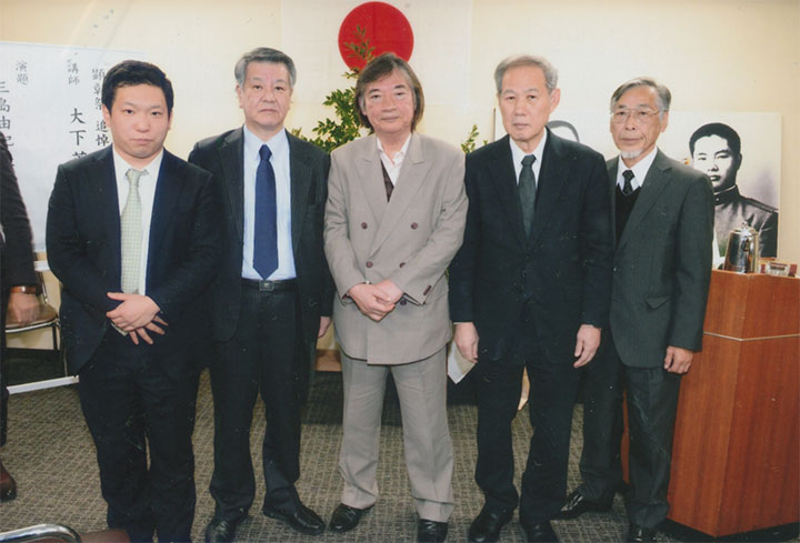 大下さんを囲んで