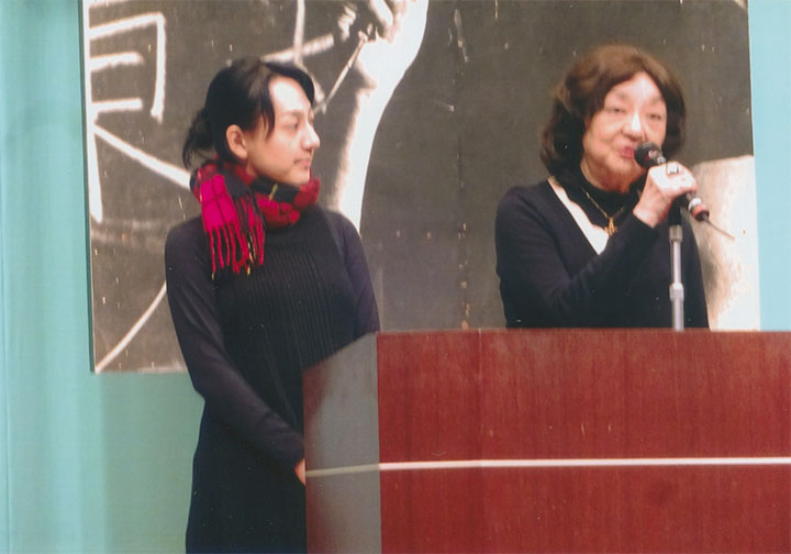 村松英子さんと娘さん