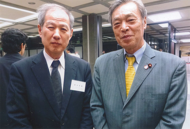 日本共産党の穀田さんと