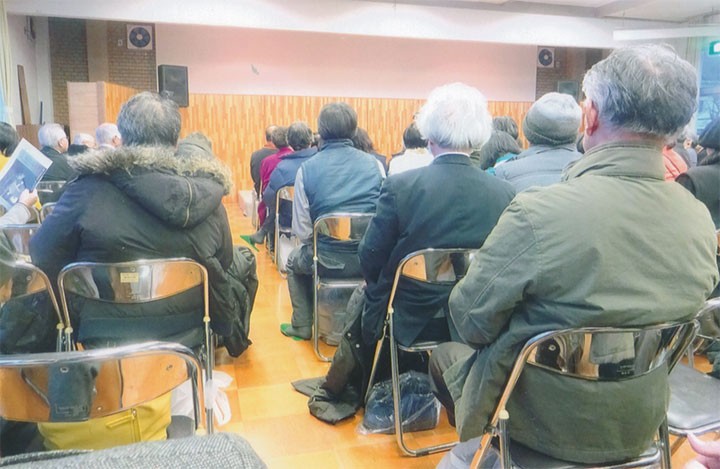 会場は満員でした