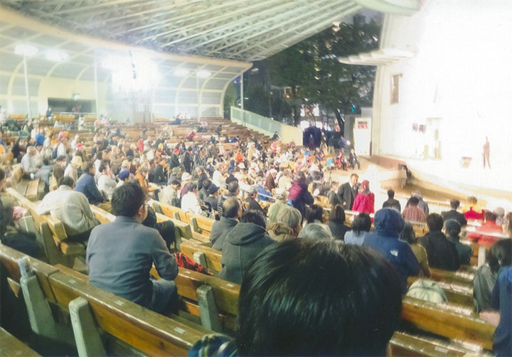 千人の前で演説しました