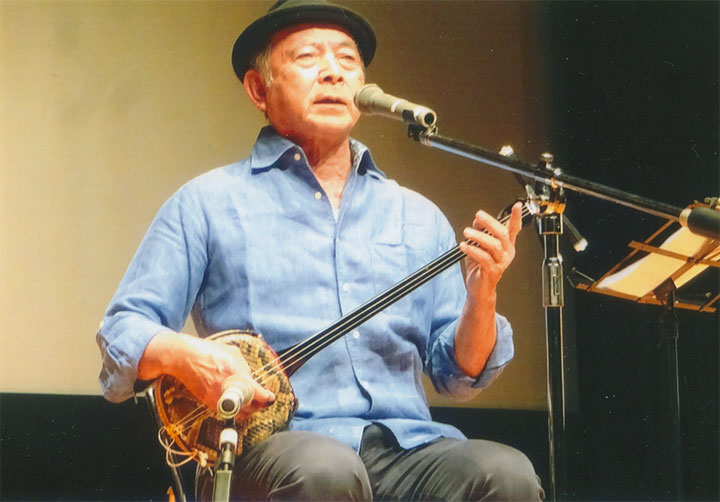 第１部で歌う大工さん