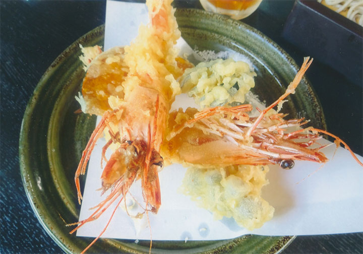 海老の天ぷらが凄いです