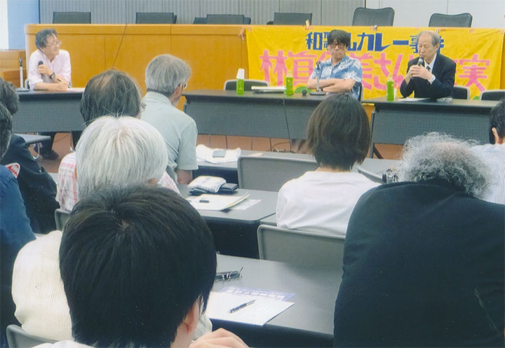 森さんと私のトーク。左は司会の寅次郎君