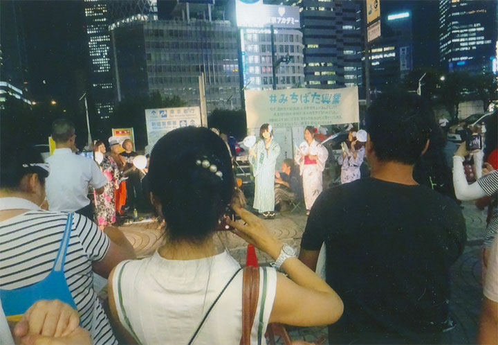 大変な人だかりでした