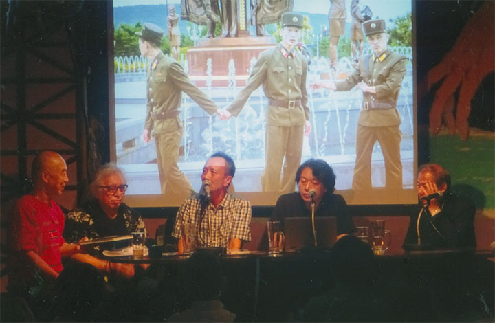 北朝鮮の兵士を撮った初沢さんのスクープ写真