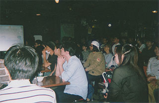 お客さんからも熱心な質問が…