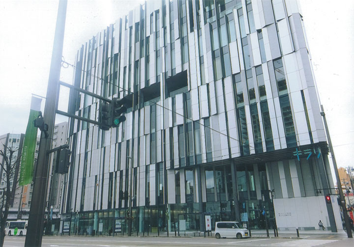 富山ガラス美術館