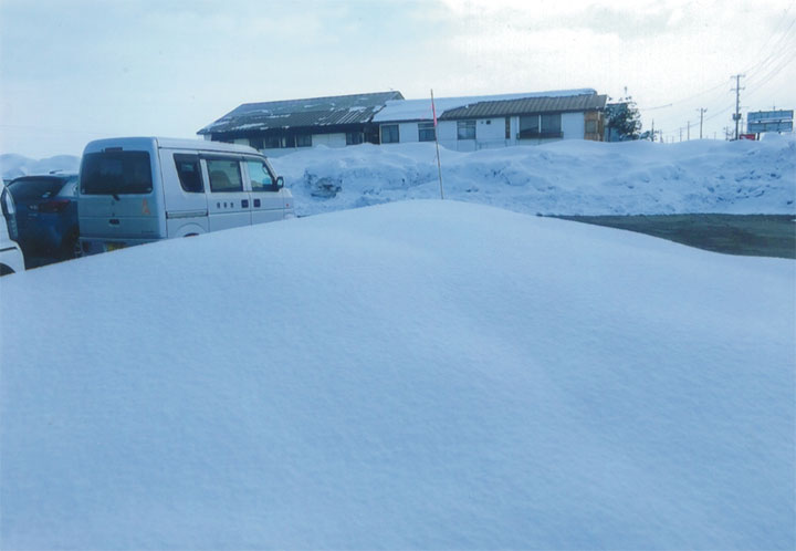 雪の横手