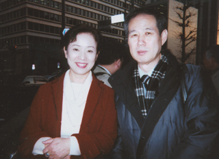 神田香織さん（講談師）と。「和歌山カレー事件を考える人びとのつどい」で