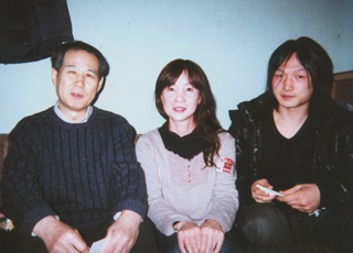 早見慶子さん（中央）、金垣広行さん（右）と。阿佐ケ谷ロフトで