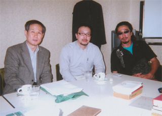 「見沢事件」についての座談会。（左より）鈴木、設楽氏、高木氏（5/4）