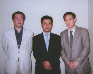 （左より）木村三浩氏、山田吉彦氏先生、鈴木（5/19）