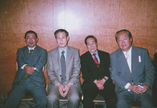 長谷川光良氏、鈴木、杉山清一氏、蜷川正大氏（6/25「月刊日本」パーティで）