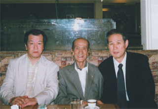 川内康範さん（中央）と。左は木村三浩氏（07/7/1）