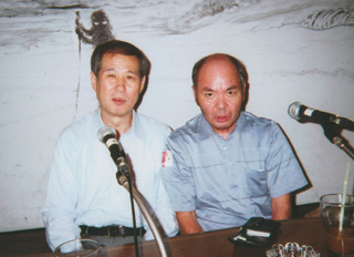 映画「砂川の熱い日」監督の星紀市さんと