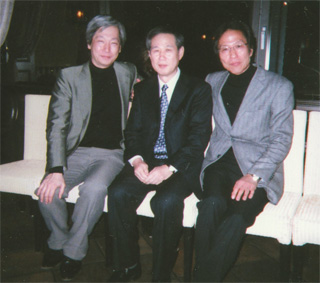 （左から）藤原帰一さん、鈴木邦男、姜尚中さん（12/25）