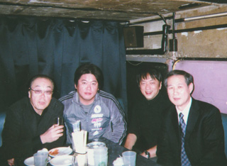 （左から）元木昌彦さん、堀江貴文さん、宮台真司さん、鈴木邦男（12/28）