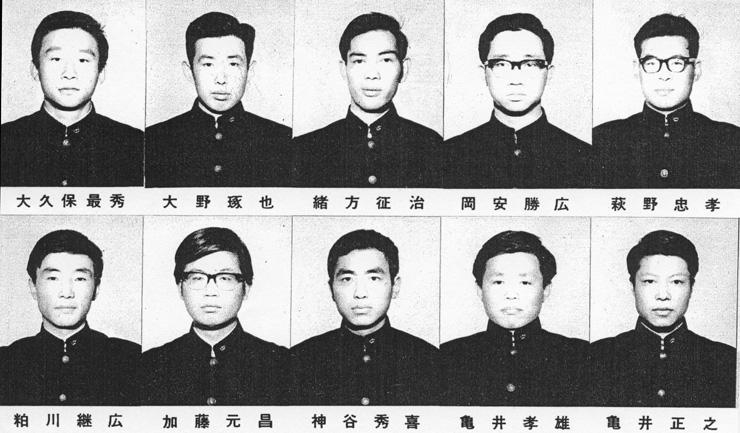 全員、学生服です