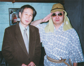 大本営八俵さん（右）と（12/31）