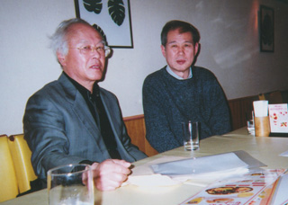 三井環さん（左）と（1/25）""